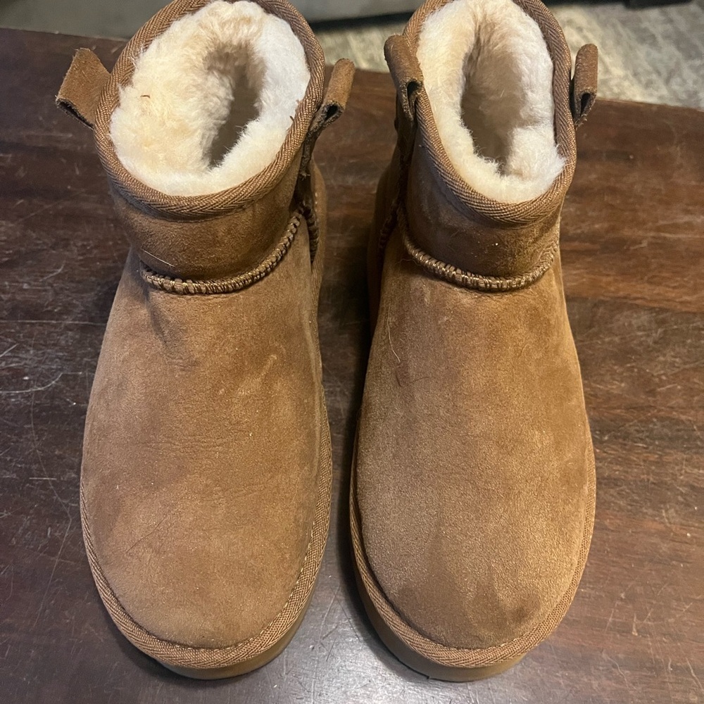 Emu Australia stinger platform size 7